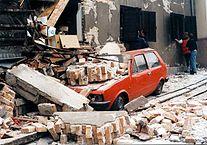 Straße in Belgrad nach NATO-Bombardement, 1999